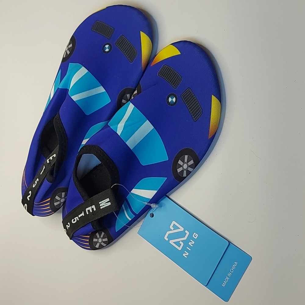 Ning car water shoes, NWT